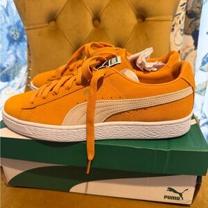 Puma Suede Classic in Bold Yellow